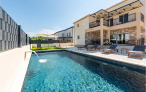 Stunning Home In Vrsi With Heated Swimming Pool